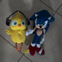 Peluche di sonic e del pulcino pio
