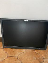 Monitor Lenovo LT2452 + Asus + braccio doppio