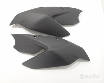 FIANCHETTI SOTTO SERBATOIO CARBONIO STREETFIGHTER 