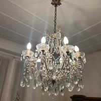 Lampadario antico a gocce