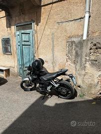 UM 125 XSTREET – 1700 KM – PERFETTA