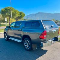 Toyota Hilux con hard top nuovo. Prezzo finito