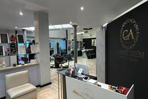 Negozio di parrucchiere ed estetica