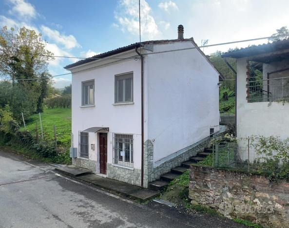 Casa singola con rustico più terreno di mq553