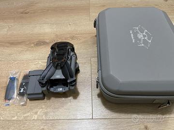 DJI Mini 5 Pro + 1 Batterie + Borsa ed Eliche