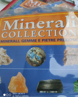 Minerali Collection fascicoli sigillati e non