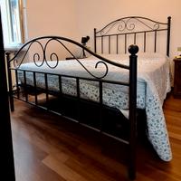Letto matrimoniale in ferro battuto
