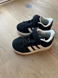 Adidas bimbo/a