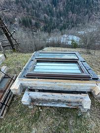 Porte e finestre comprese di telai