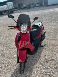 Piaggio Beverly 350 ST