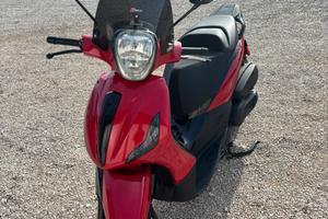 Piaggio Beverly 350 ST