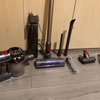 Aspirapolvere Dyson modello V8