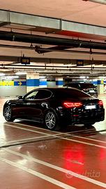 MASERATI GHIBLI SQ4 TAGLIANDATA E GOMMATA