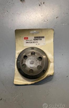 Campana frizione Aprilia 50 cc.AP8206733