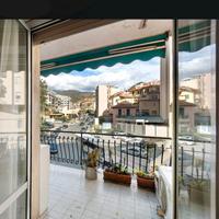 Trilocale a 200 metri da centro e mare