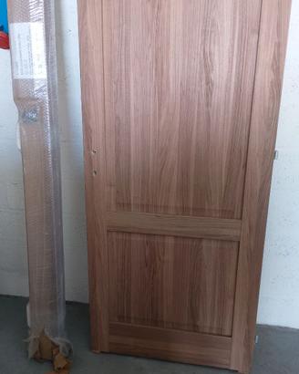 PORTA INTERNA IN LEGNO DI PREGIO NUOVA!