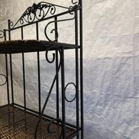 Scaffale in ferro battuto e vimini