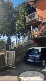 Appartamento con balcone nel verde