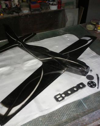 Modello pylon RC Durofly Ef-Xtra in carbonio