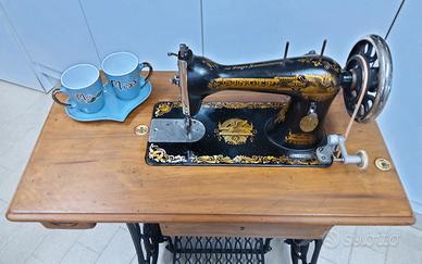 Macchina da cucire antica Singer, anno 1897 