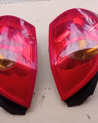 Fanali posteriori Nissan Primera P12  SW