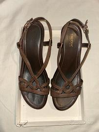 Sandali Geox con zeppa marrone numero 38