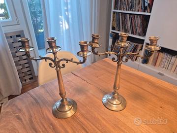 Coppia di candelabri in agento