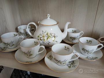 teiera e 6 tazze con piattino