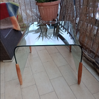 Tavolino in vetro e legno