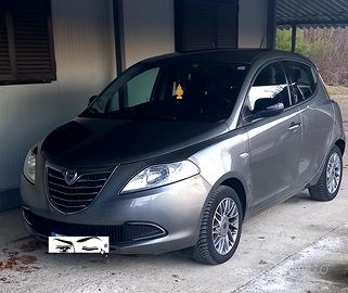 lancia ypsilon 1.2 75000km tagliando e gomme nuove