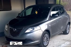 lancia ypsilon 1.2 75000km tagliando e gomme nuove