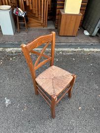 Sedia in legno massello con seduta in paglia