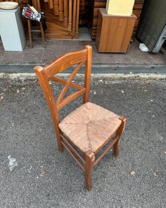 Sedia in legno massello con seduta in paglia