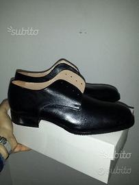 Scarpe militari nere o bianche