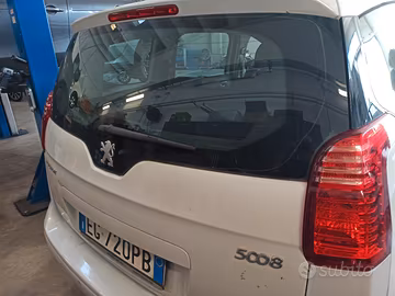 auto Peugeot 5008  800 Euro 