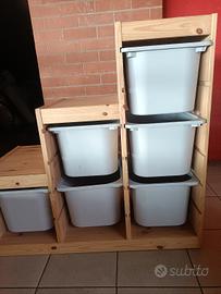 mobiletto con cassetti di plastica 