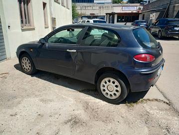 Alfa Romeo 147 1.9 JTD (115 CV) cat 3p. Distinctiv
