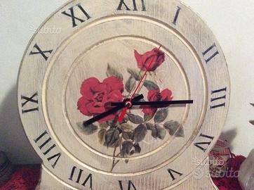 Orologio con rose stile shabby