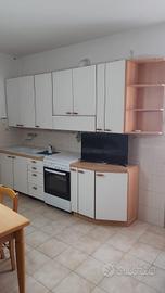 CUCINA TAVOLO SEDIE DIVANO