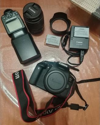Canon 700D Obiettivo 18 55 flash paraluce batterie