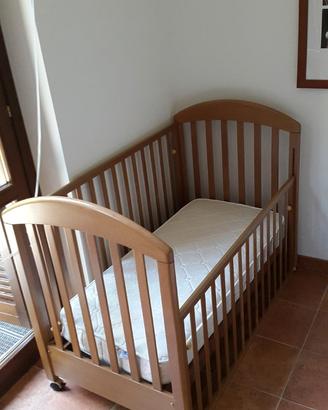 Lettino con materasso