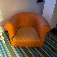 POLTRONA A POZZETTO ARANCIONE