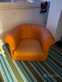 POLTRONA A POZZETTO ARANCIONE