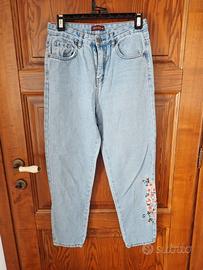 Jeans donna con fiori
