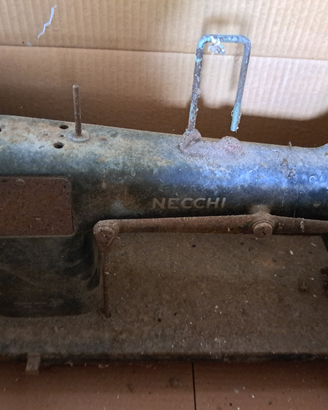 Macchina da cucire Necchi
