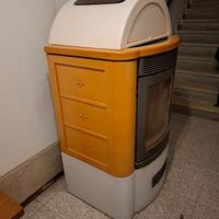 Stufa pellet piazzetta ceramica 15kw