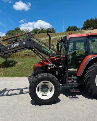 New Holland TS 100 con caricatore frontale Sigma4