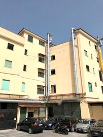 Frattaminore: Magazzino con ufficio all'interno