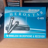 Due microfoni wireless+consolle karaoke
