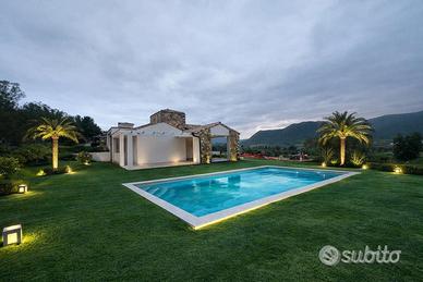 Nuova villa con piscina privata ed ampio giardino